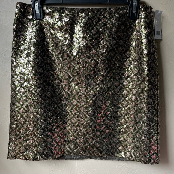 Banana Republic Green & Gold Geometric Sequined Skirt | 4 - Picture 2 of 8